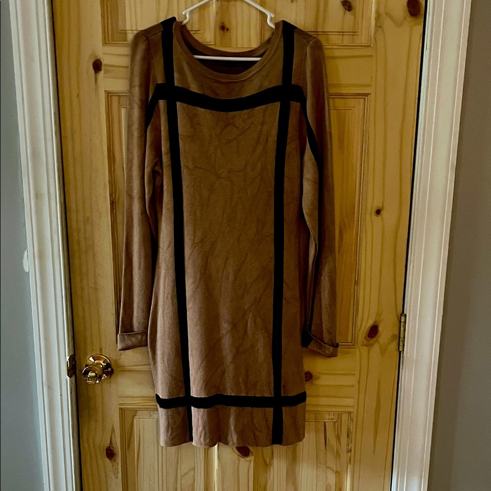 Chic Long Sleeve Tan and Black Dress